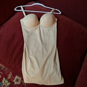 EUC. TC Shape ware convertible bra slip.